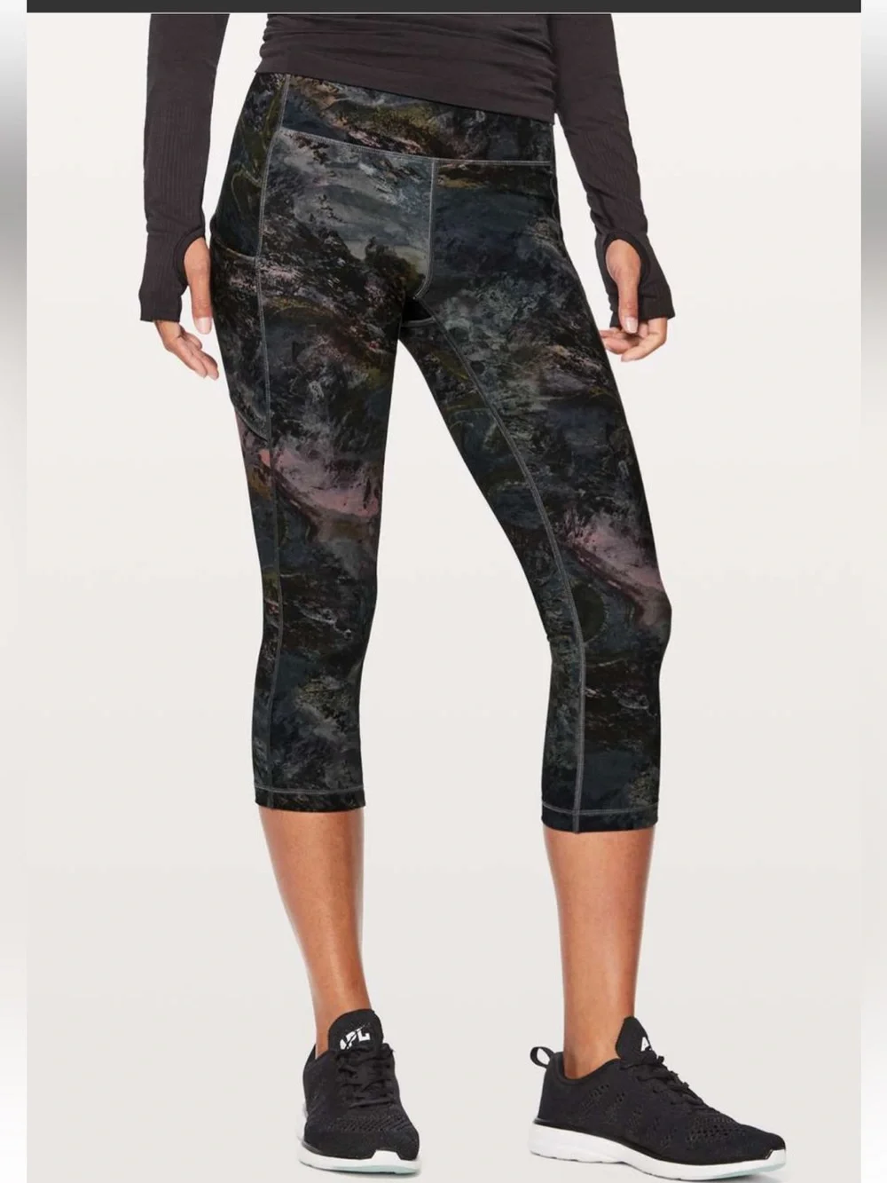 Lululemon Speed Up Crop in Radiant Multi color size 2